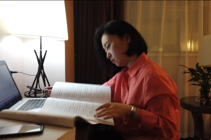 2、毛晶晶（為推進項目落地，夙夜在公）